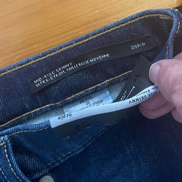 Banana Republic jeans with frayed ankles - Picture 4 of 9